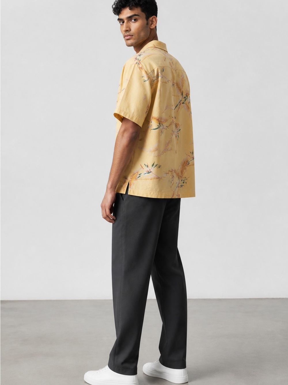 Tommy Bahama Men’s XL Yellow Tropical Bird of Paradise Camp Shirt Button Down - Picture 9 of 12
